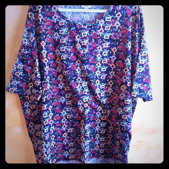 Lularoe Irma - Picture 1 of 2
